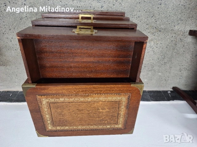 Античен Английски  скрин  с месингов обков  и естествена кожа , снимка 6 - Скринове - 51652781