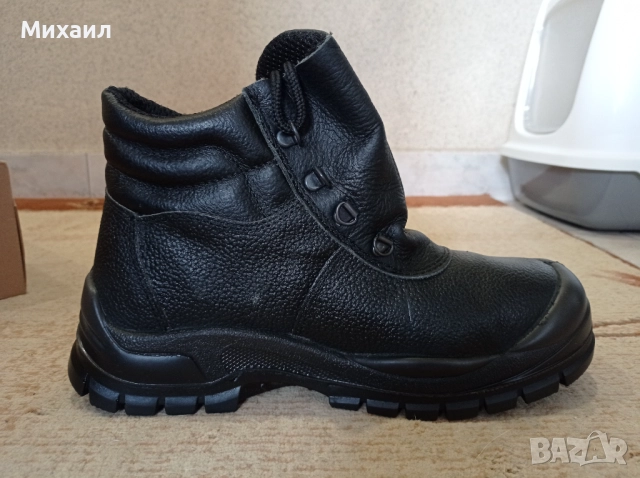 Работни обувки високи размер 42 НОВИ, снимка 2 - Други - 52187599