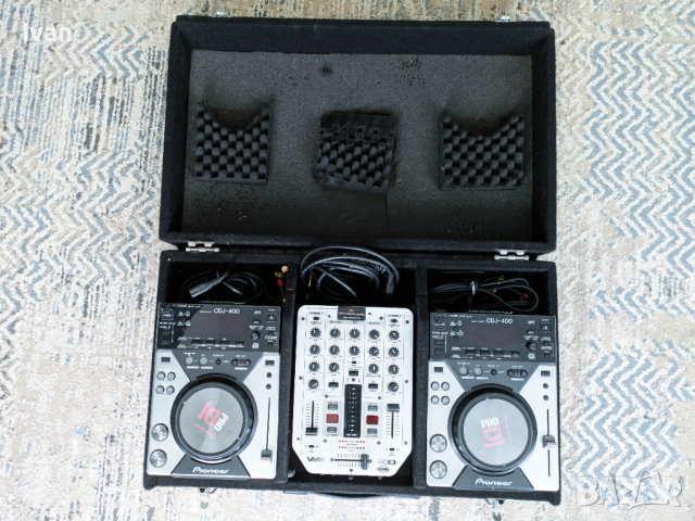 DJ сет 2x плеъра Pioneer CDJ-400 + миксер Behringer VMX 200 + кейс, снимка 13 - Ресийвъри, усилватели, смесителни пултове - 53327576