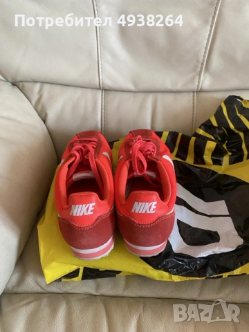 Дамски маратонки Nike, снимка 4 - Маратонки - 55944606