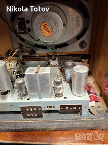 Продава се старинно дървено радио . , снимка 10 - Антикварни и старинни предмети - 53597307