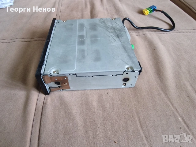 CD Changer VW (Голф 4, Бора, Пасат) - Работещ, снимка 5 - Аксесоари и консумативи - 53233990