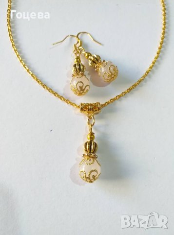 Красивият ни нов комплект бижута с камъни Бял кварц и богати орнаменти в цвят злато , снимка 3 - Бижутерийни комплекти - 35117281