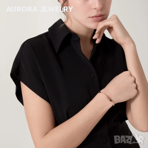 CARTIER Love Rose Gold 10 Diamonds Small Model Гривна с Отверка, снимка 12 - Гривни - 52916813