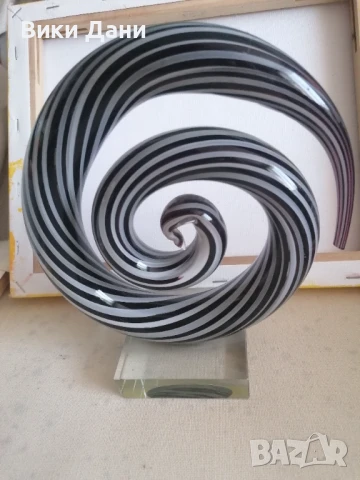 Оригинална Морано скулптура с кристална прозрачна основа