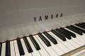 Бял роял YAMAHA - G1 с 2г. гаранция от пиано магазин Мелодия, снимка 3