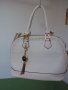 Дамска бяла чанта, снимка 1 - Чанти - 41849188