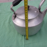 Стар алуминиев чайник, снимка 7 - Аксесоари за кухня - 36143954