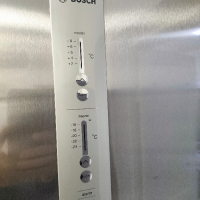 хладилник с отделен фризер BOSCH KGN 56A71, снимка 2 - Хладилници - 44711628