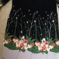 Черна рокля с бордюр щампа с пъстри цветя, снимка 2 - Рокли - 42222911