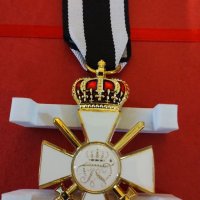 Военен медал Орден на червения орел 3-ти клас с корона и мечове РЕПЛИКА, снимка 12 - Други ценни предмети - 41756824
