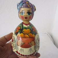 Красива дървена рисувана кукла, 16 см, снимка 5 - Статуетки - 42268737