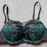 Hunkemoller 70B (UK 32B) черен сутиен с зелена дантела и огромни подплънки, снимка 7 - Бельо - 38869447