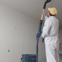 Шкурене/шлифоване на стени и тавани с професионална машина BOSCH, снимка 3 - Ремонти на апартаменти - 40692938