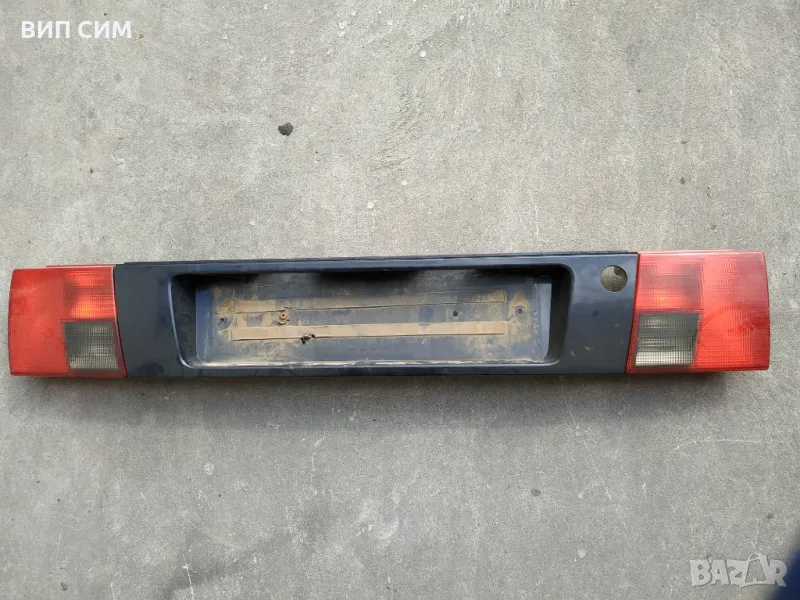 Продавам оригинална задна бленда с вътрешните стопове за Audi A6 C4, снимка 1