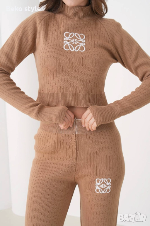 Дамски комплек с ефектен ръкав , снимка 1