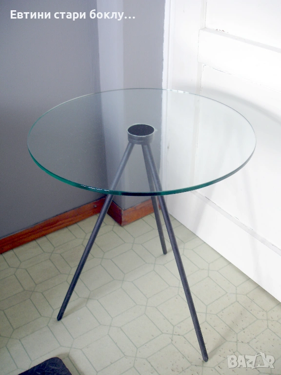 Елегантна помощна масичка от стъкло, снимка 1