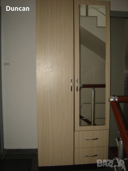 Двукрилен гардероб, снимка 1