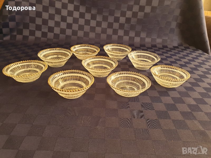 Стари стъклени купички с богата позлата - 9 броя., снимка 1