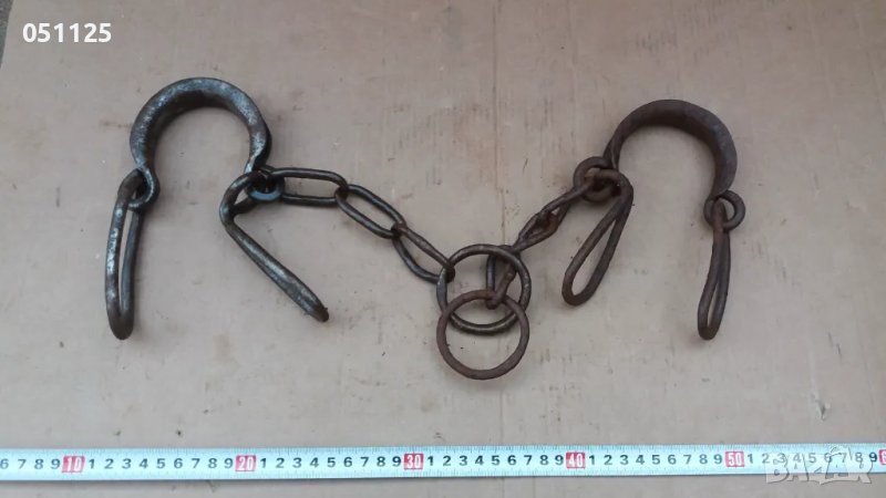 масивни ковани възрожденски окови, белезници, пранги букаи , снимка 1