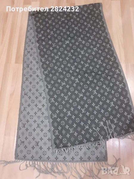 шал на LOUIS VUITTON , снимка 1
