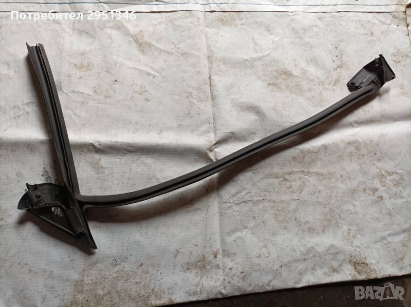 Уплътнение предно дясно стъкло Audi S5 F5 8W8837480, снимка 1