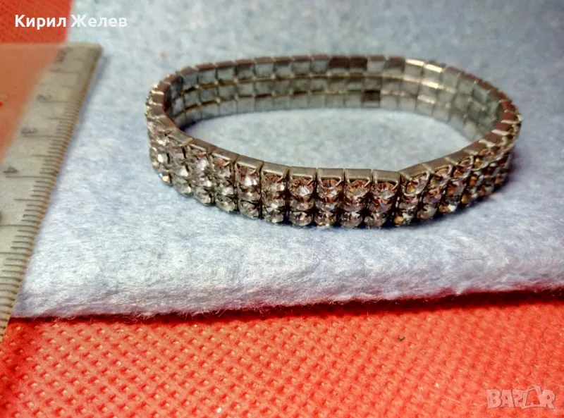 ПОСРЕБРЕНА РАЗТЕГЛИВА ВИНТИДЖ ГРИВНА с ФАСЕТИРАНИ ИСКРЯЩИ КРИСТАЛИ 47446, снимка 1