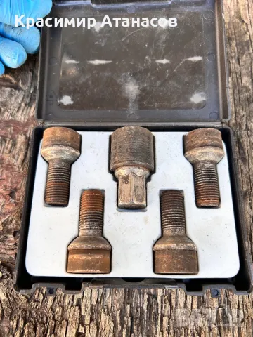 B66470155. Секретни болтове джанти за Мерцедес Ц-класа W204. 2007-2014г