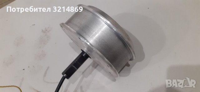 Магнитен генератор много мощен има три фази зависи от оборотите до 40волта, снимка 2 - Други машини и части - 39179477