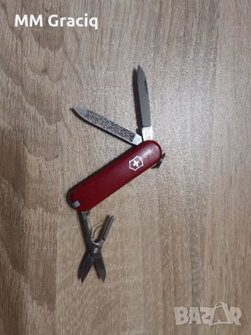Victorynox Classic малко джобно ножче ключодържател, снимка 4 - Други - 44402873
