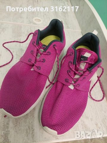 Дамски маратонки Nike 40 номер, снимка 3 - Маратонки - 53851124