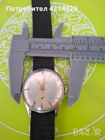 Съветски часовник, снимка 4 - Антикварни и старинни предмети - 53658788