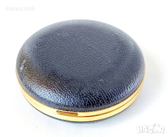 Немски туристически часовник-будилник в кожена табакера с месингова рамка , снимка 5 - Антикварни и старинни предмети - 51363918