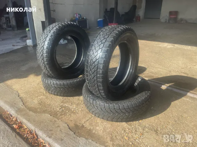 Зимни гуми 235/65/17, снимка 3 - Гуми и джанти - 47498496