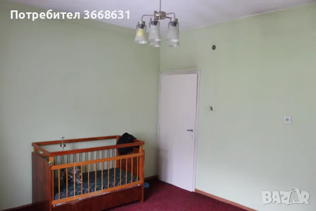 Къща в центъра на Чепеларе – 2 етажа, двор и 2 гаража, снимка 5 - Къщи - 56230533