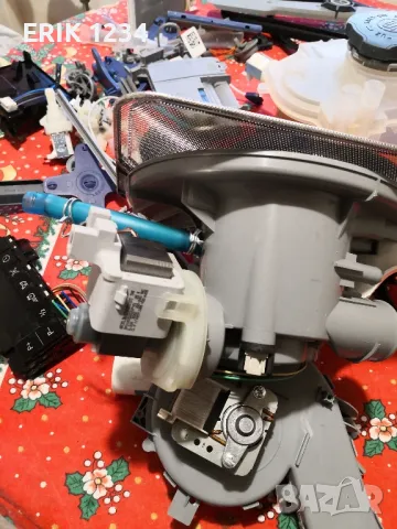 Съдомиялна машина Beko DFN28430W за части, снимка 8 - Съдомиялни - 45011756