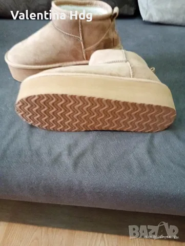 Дамски боти UGG, снимка 2 - Дамски боти - 48689949