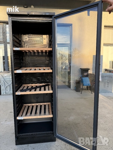 Черна Хладилна витрина 184см , снимка 7 - Витрини - 52525145