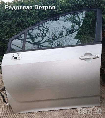 Предна лява врата Toyota corolla verso