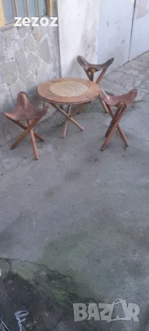 Маса и три стола масив и кожа