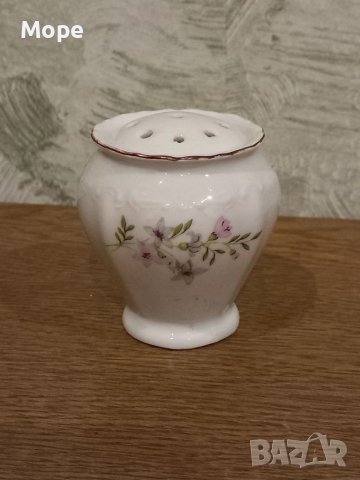 Порцеланова солница 