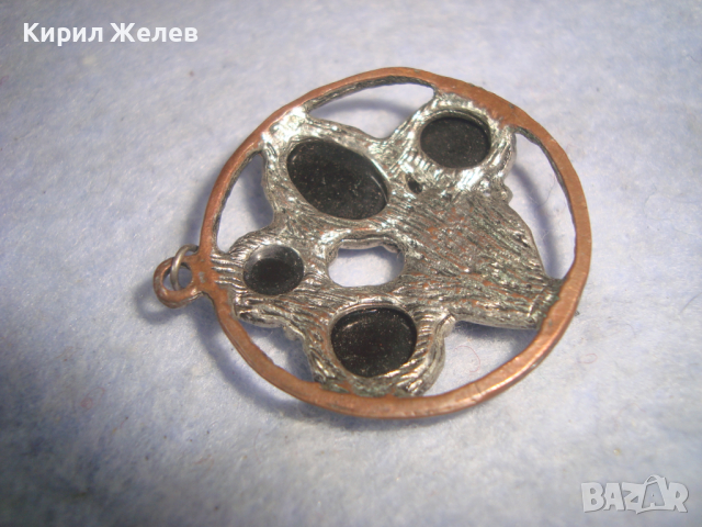 ВИНТИДЖ СРЕБРИСТО КРАСИВО МЕДАЛЬОНЧЕ с ФАСЕТИРАНИ ЦВЕТНИ КРИСТАЛЧЕТА 19816, снимка 5 - Колиета, медальони, синджири - 36349917