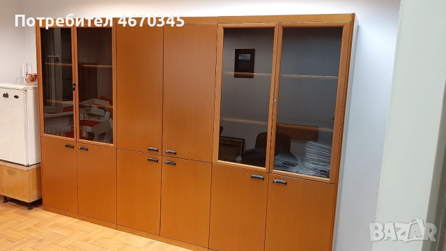 ШКАФ С ВИТРИНИ продавам, г. София , снимка 2 - Шкафове - 52673177