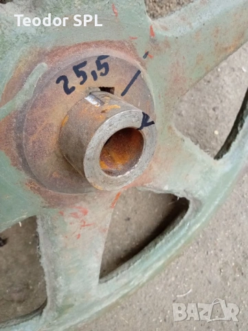 Голяма ремъчна шайба , снимка 4 - Други машини и части - 53015608