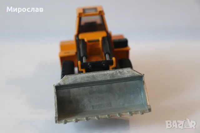 SIKU 1/55 ?? МОДЕЛ ФАДРОМА БАГЕР ТРАКТОР, снимка 2 - Колекции - 50113391