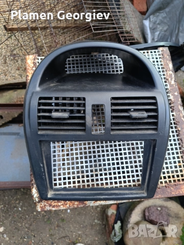 Централна конзола с духалки за Сузуки Игнис 2005г, снимка 2 - Части - 51996743