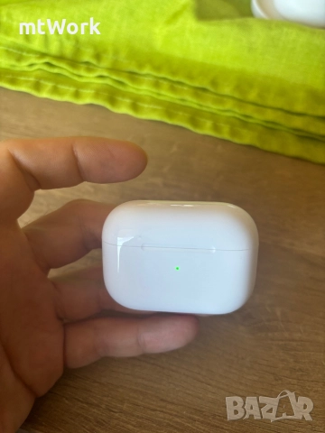 Продавам ОРИГИНАЛНИ Apple AirPods Pro (2nd Generation) с USB-C, снимка 11 - Слушалки и портативни колонки - 52353937