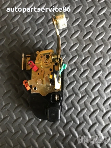 Механизъм за заключване на предна лява врата за Jeep Cherokee (2002-2008), снимка 2 - Части - 53571085