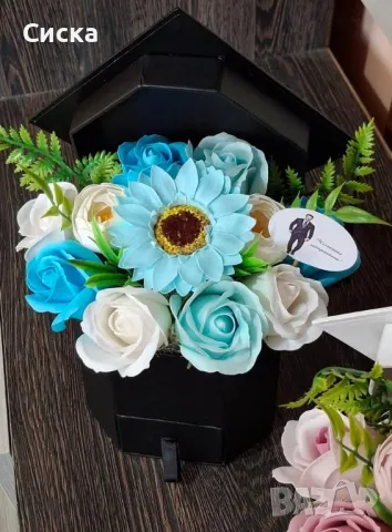 Тематични букети за абитуриентски бал и дипломиране със сапунени цветя, снимка 3 - Подаръци за жени - 50042028