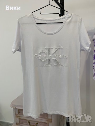 Дамска тениска в размер в S-M, снимка 1 - Тениски - 44275759